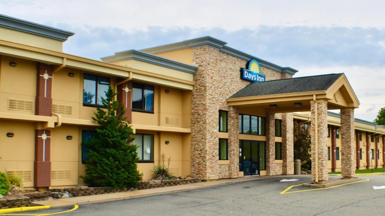 Days Inn By Wyndham Wayne Exteriér fotografie