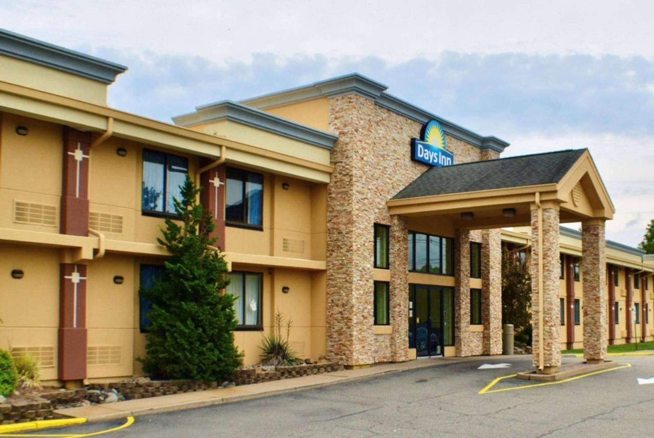 Days Inn By Wyndham Wayne Exteriér fotografie